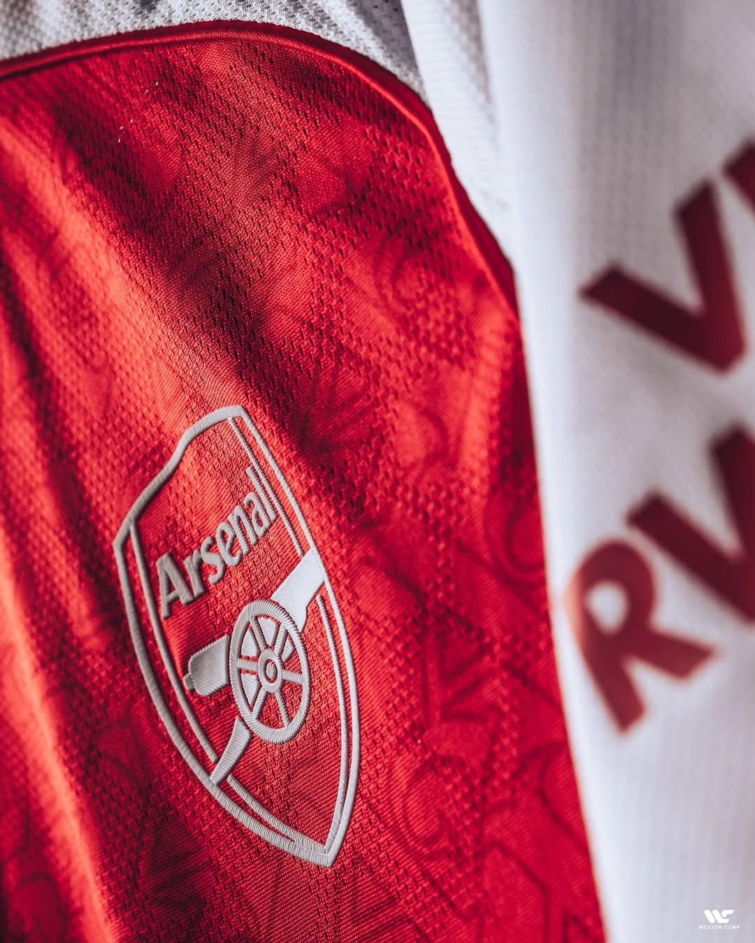 Arsenal home jersey 2025-26 player version featuring the iconic club logo in vibrant red